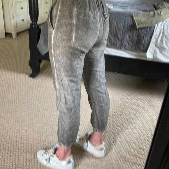 Theory joggers size 0 - Picture 2 of 6